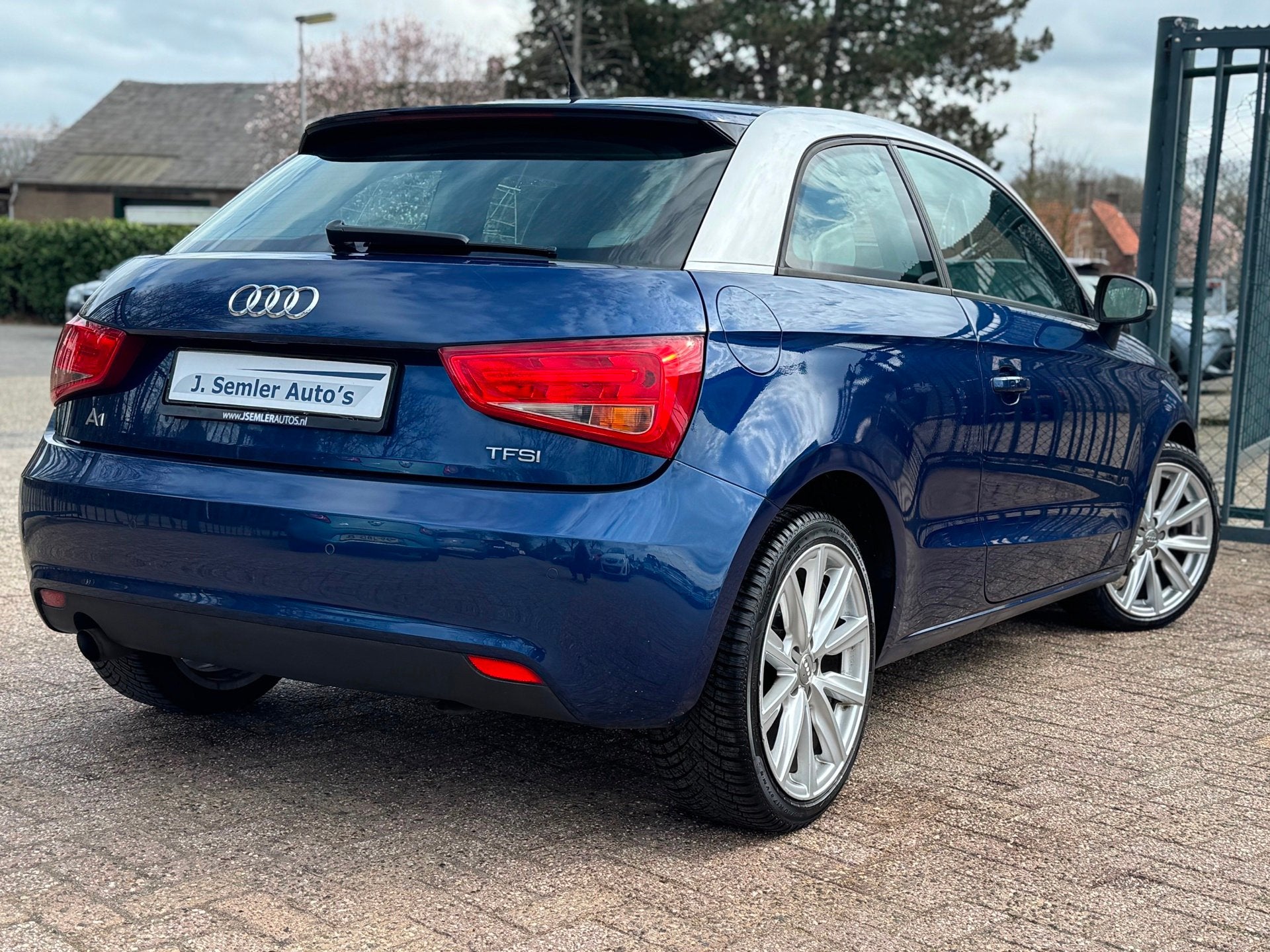 Audi A1 1.2 TFSI EDITION AIRCO PDC MULTISTUUR NW.APK SCHERMP, Auto's, Audi, Voorwielaandrijving, 86 pk, 4 cilinders, Origineel Nederlands