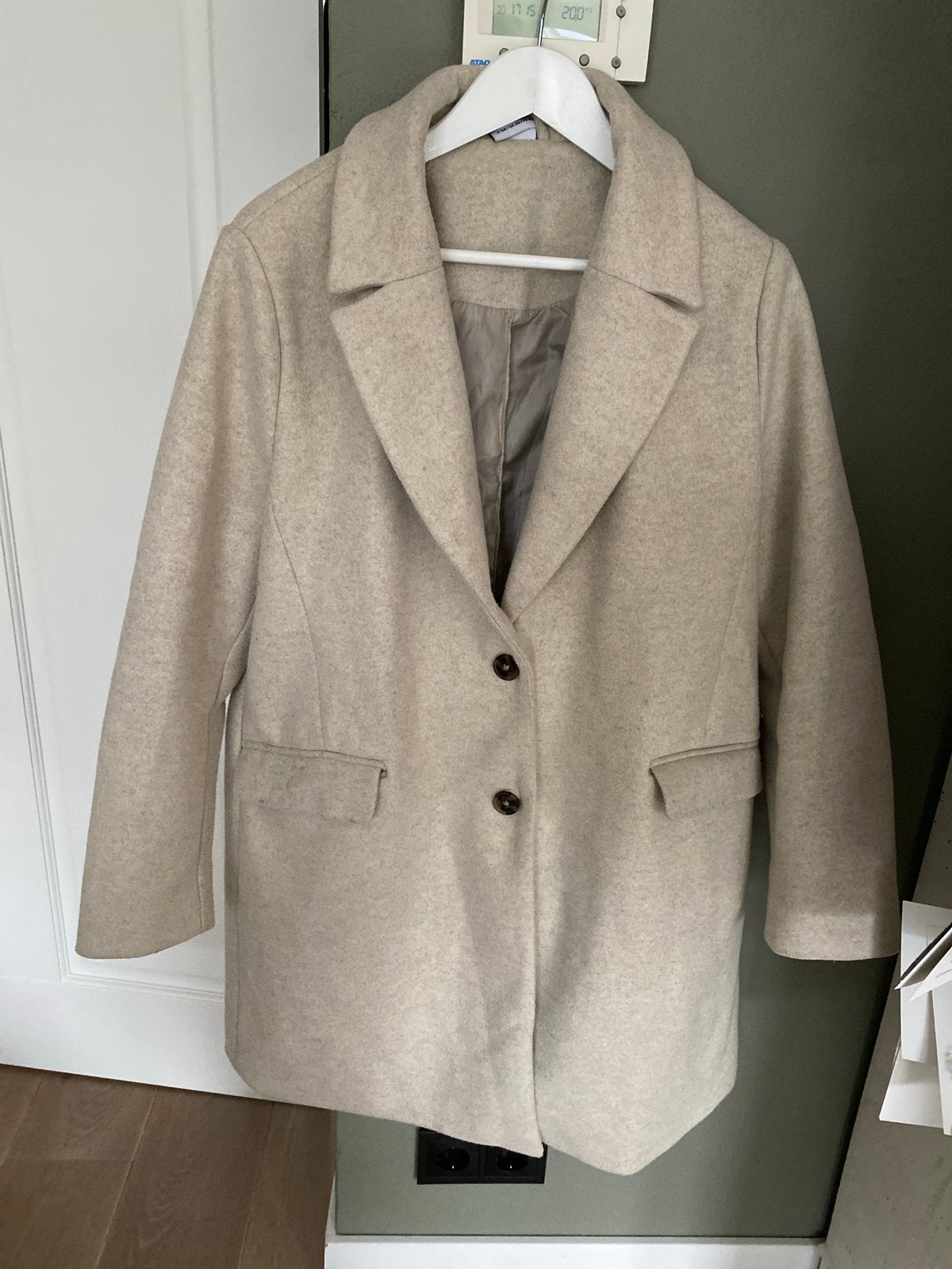 Everme Beige Jas Maat 46 (XL) - Zo goed als nieuw, Ophalen of Verzenden, Zo goed als nieuw, Maat 46/48 (XL) of groter, Beige