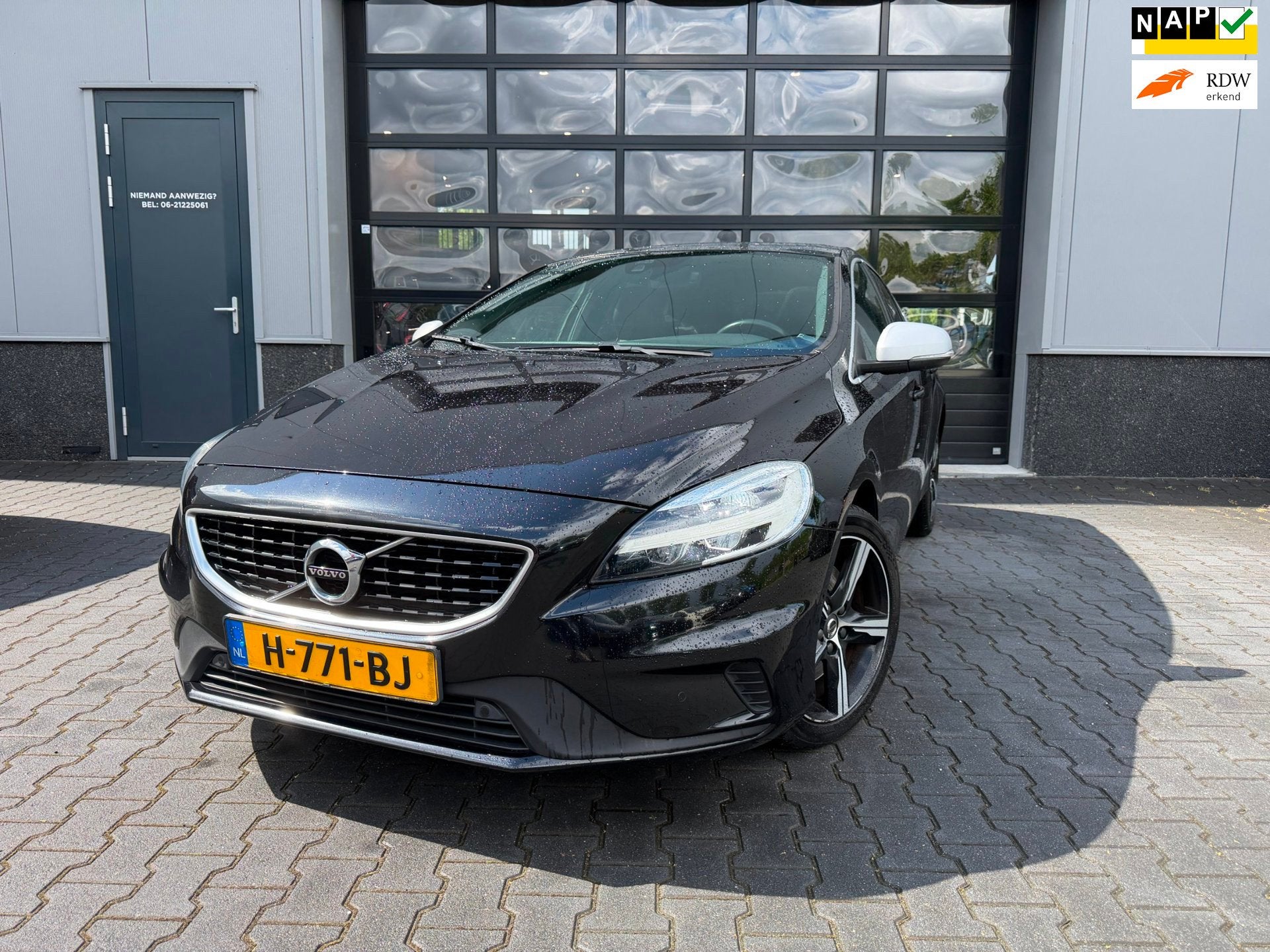 Volvo V40 1.5 T3 Polar+ Sport R-DESIGN automaat, Auto's, Volvo, Dealer onderhouden, Automatische klimaatregeling, 4 cilinders