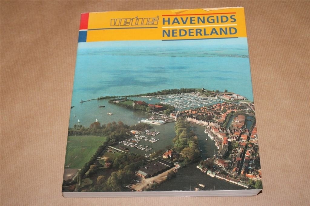 Vetus havengids Nederland., Ophalen of Verzenden, Gelezen