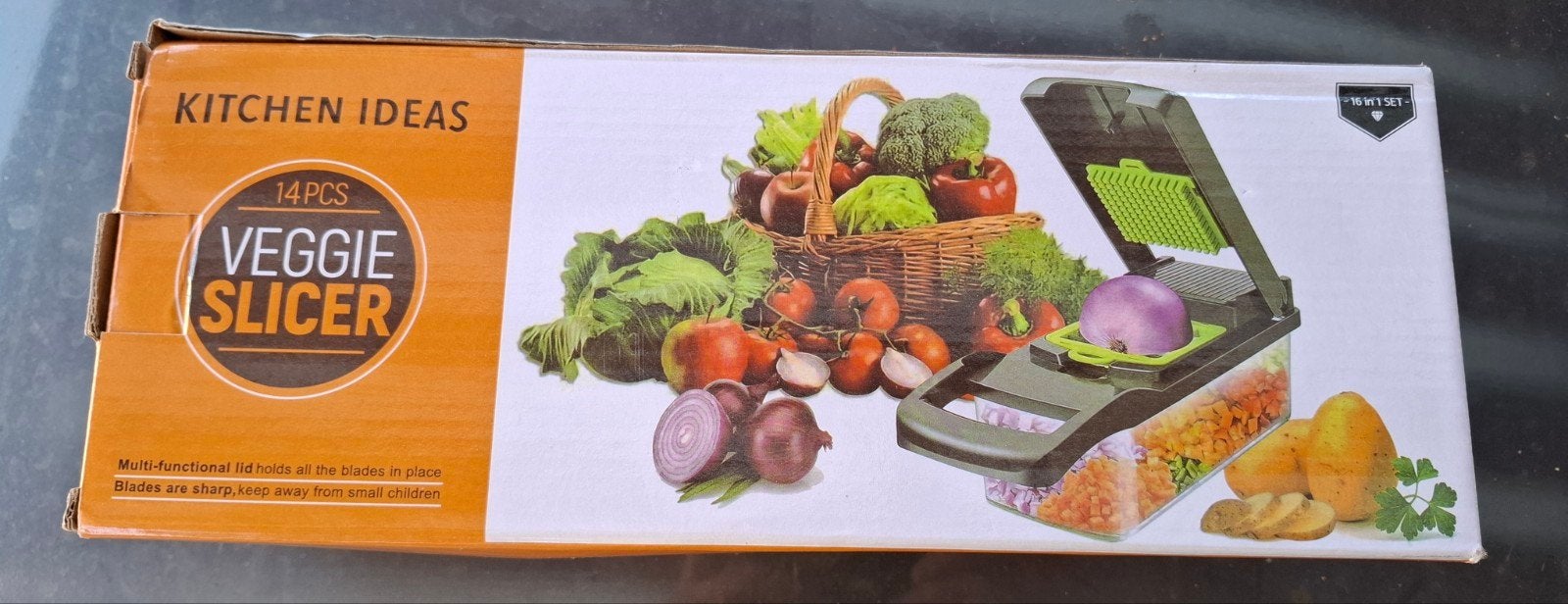 Nieuwe Veggie Slicer met 14 accessoires - Ongebruikt!, Kunststof, Nieuw, Ophalen of Verzenden, Snijmachine