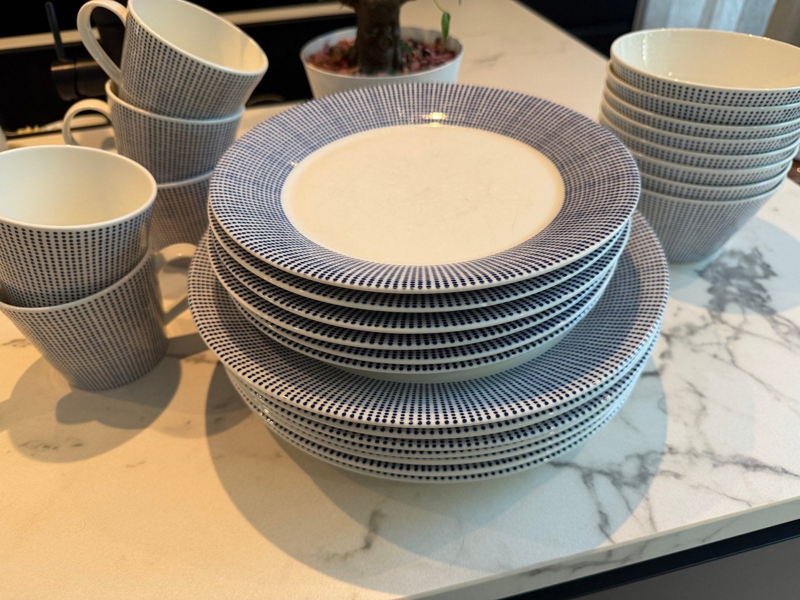 Royal Doulton Pacific Dots servies - zo goed als nieuw, Ophalen, Keramiek, Zo goed als nieuw, Modern