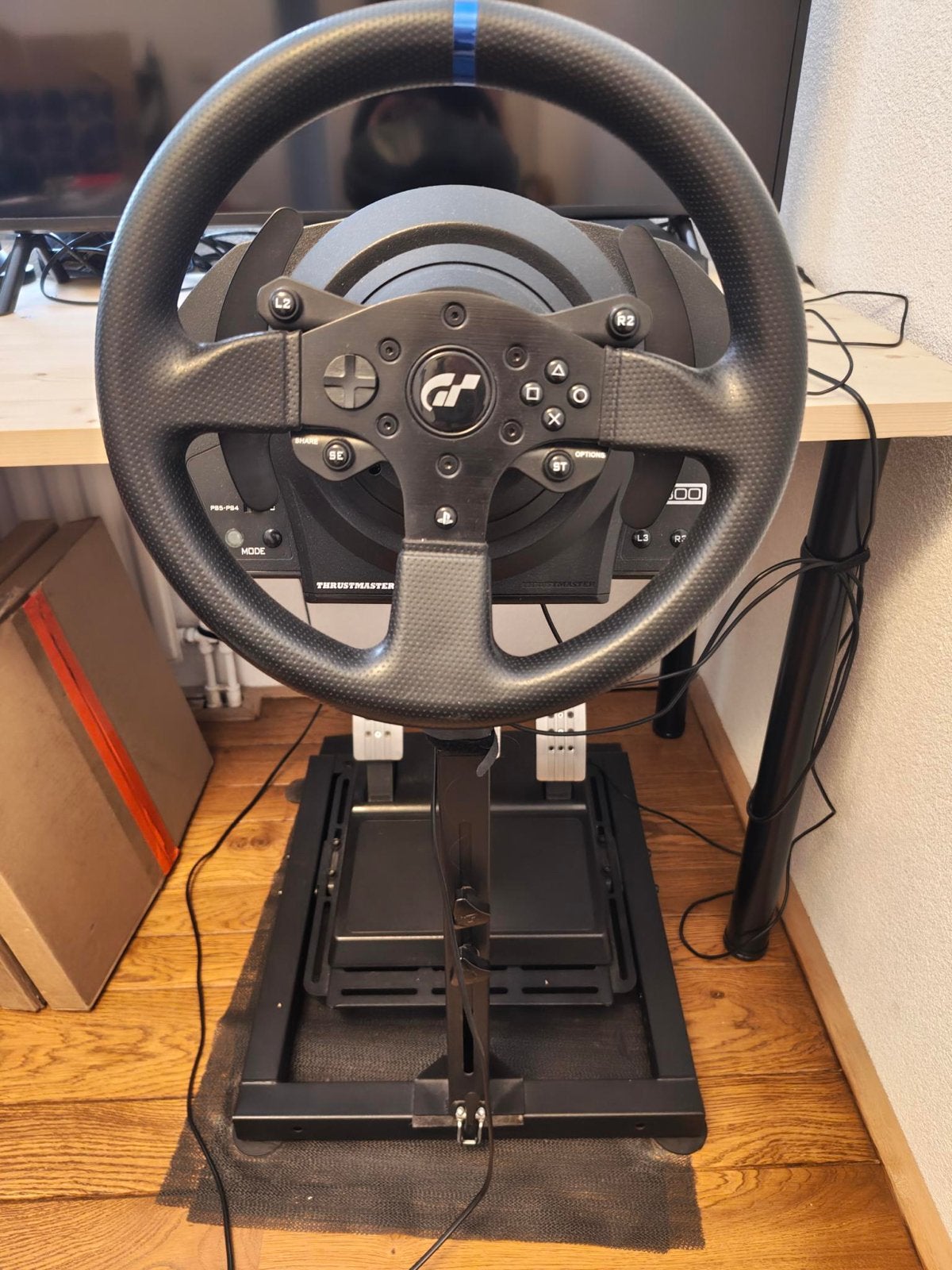 T300 RS GT race stuur incl pedalen en stand voor PS4 PS5 PC, Spelcomputers en Games, Ophalen, Zo goed als nieuw, PlayStation 1