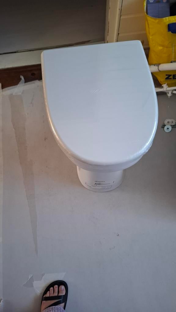 NIEUWE wcpot plus deksel van Sphinx, Doe-het-zelf en Verbouw, Sanitair, Ophalen, Nieuw, Steen, Toilet
