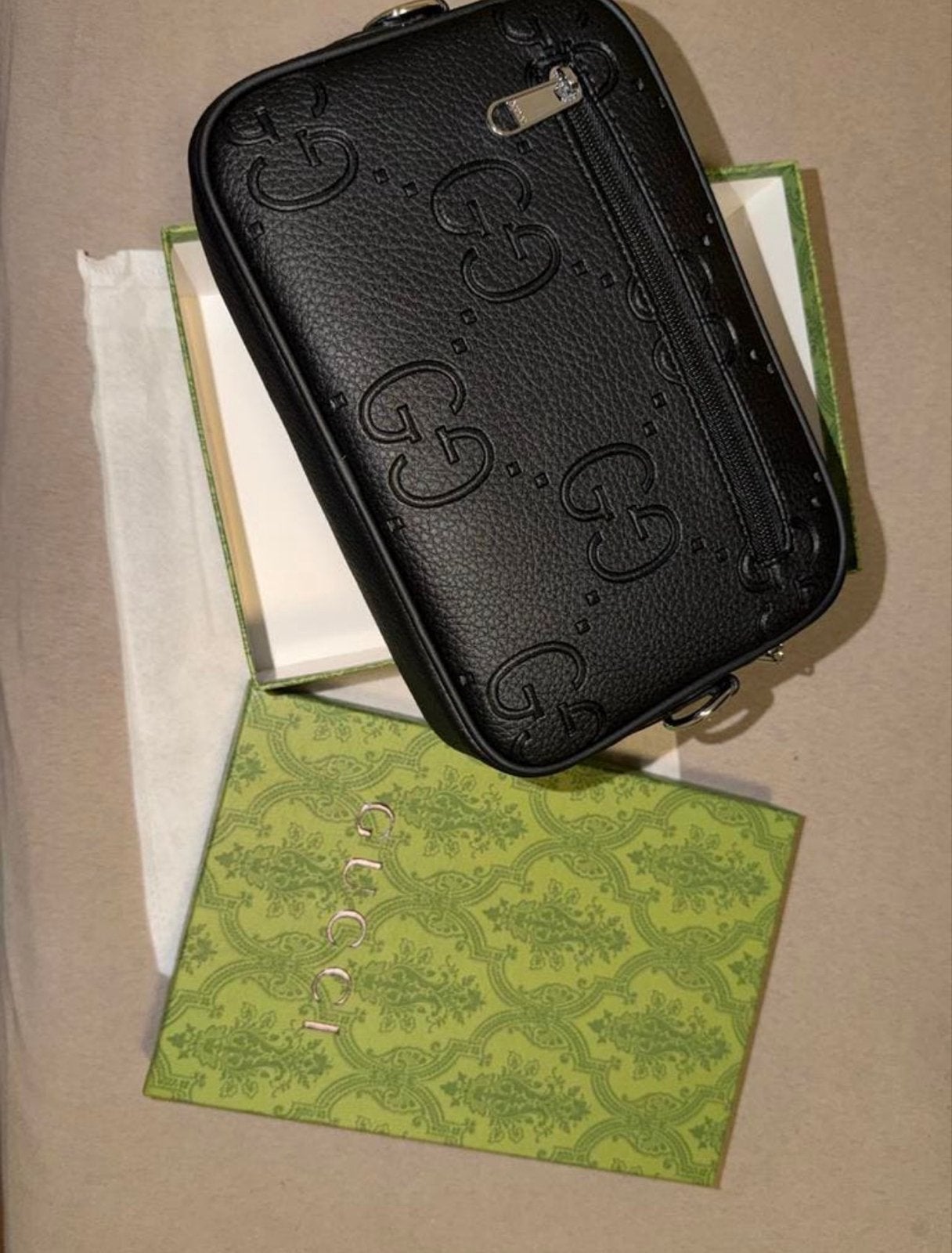 Gucci Schoudertasje Zwart Leer met GG-patroon, Sieraden, Tassen en Uiterlijk, Tassen | Schoudertassen, Ophalen of Verzenden, Zo goed als nieuw