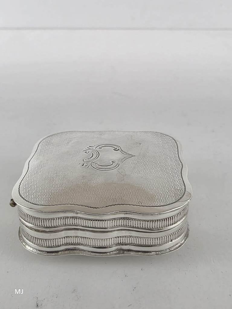 Zilveren pillendoosje                                   Z152, Antiek en Kunst, Ophalen of Verzenden, Zilver