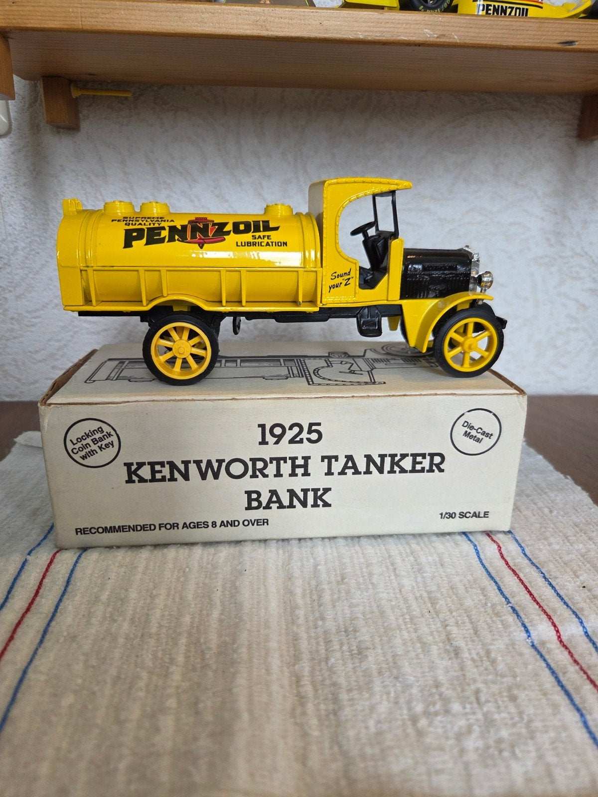 ERTL 1925 Kenworth Tanker Bank Pennzoil - 1:30l, Overige merken, 1:32 tot 1:50, Ophalen of Verzenden, Zo goed als nieuw