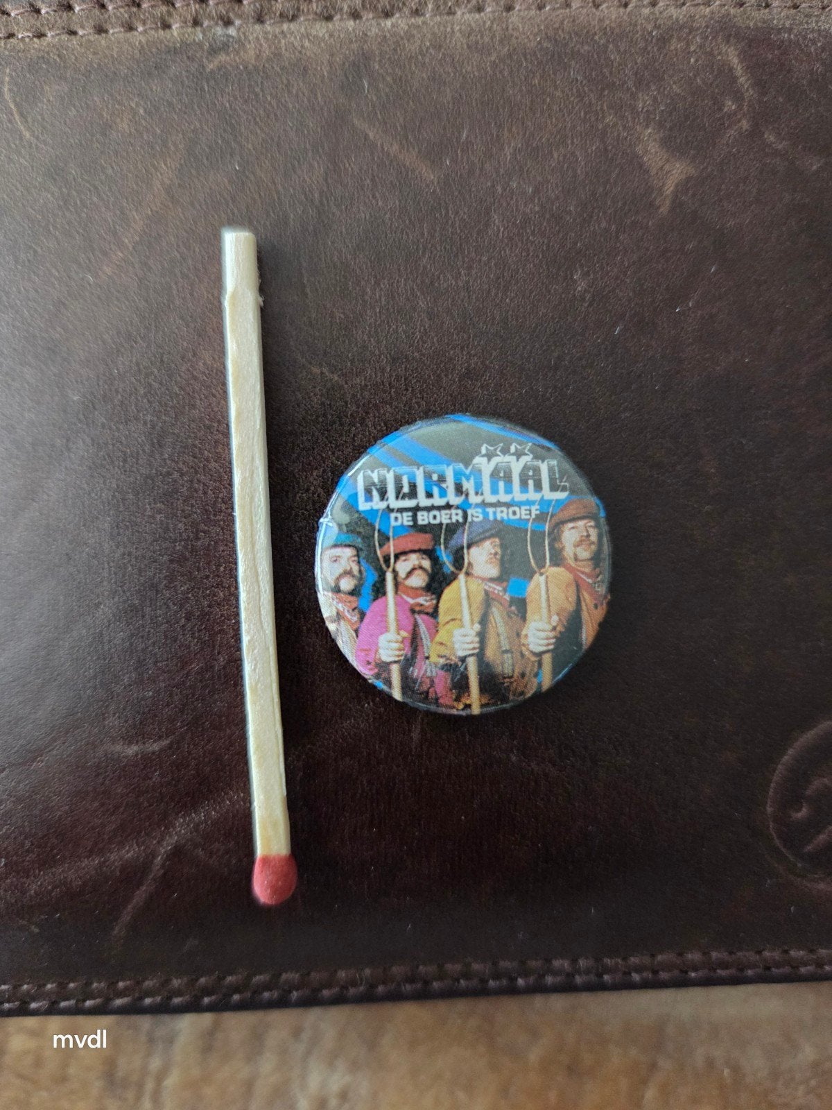 Normaal 'De Boer Is Troef' Button/Speldje, Verzamelen, Speldjes, Pins en Buttons, Zo goed als nieuw, Button, Overige onderwerpen