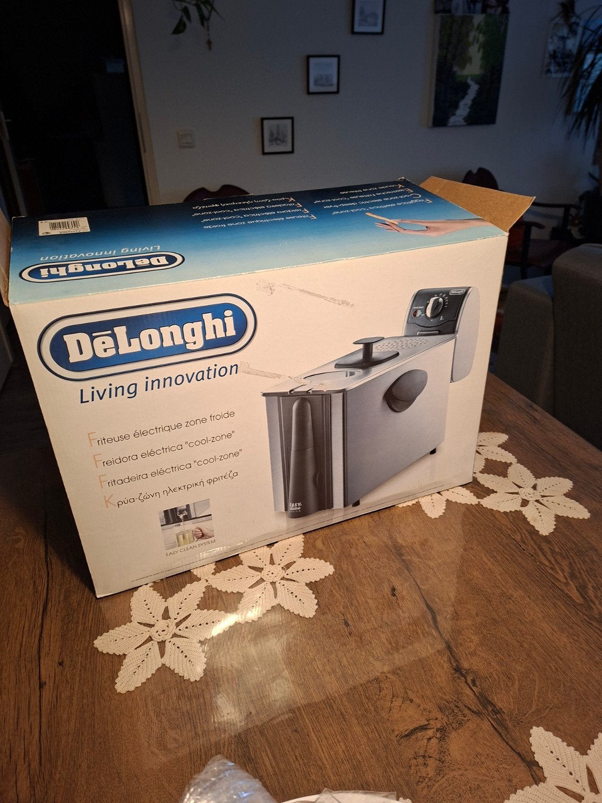 DeLonghi Fritteuse - Nieuw in doos, 2 tot 3 liter, Ophalen, Nieuw, Uitneembare binnenpan