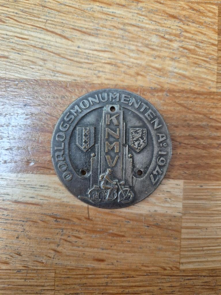 Plaquette oorlogsmonumenten 1947, Verzamelen, Militaria | Tweede Wereldoorlog, Ophalen of Verzenden, Nederland, Overige typen