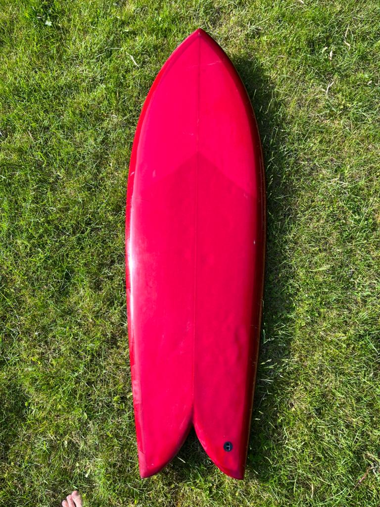 Christenson Fish 5’6 incl boardbag en christenson keel fins, Ophalen, Gebruikt, Fish, Met draagtas