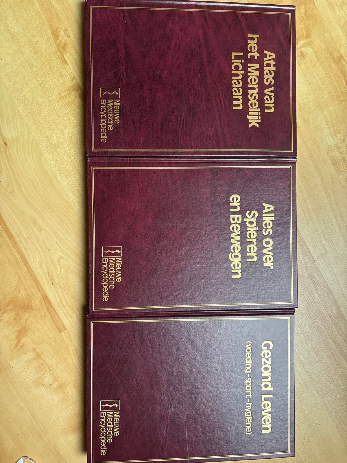 Nieuwe Medische Encyclopedie - 3 Delen, Ophalen of Verzenden, Gelezen, Gezondheid en Conditie