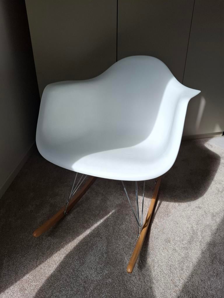 Eames stijl - Witte schommelstoel te koop, Ophalen, Zo goed als nieuw, Overige vormen, Kunststof