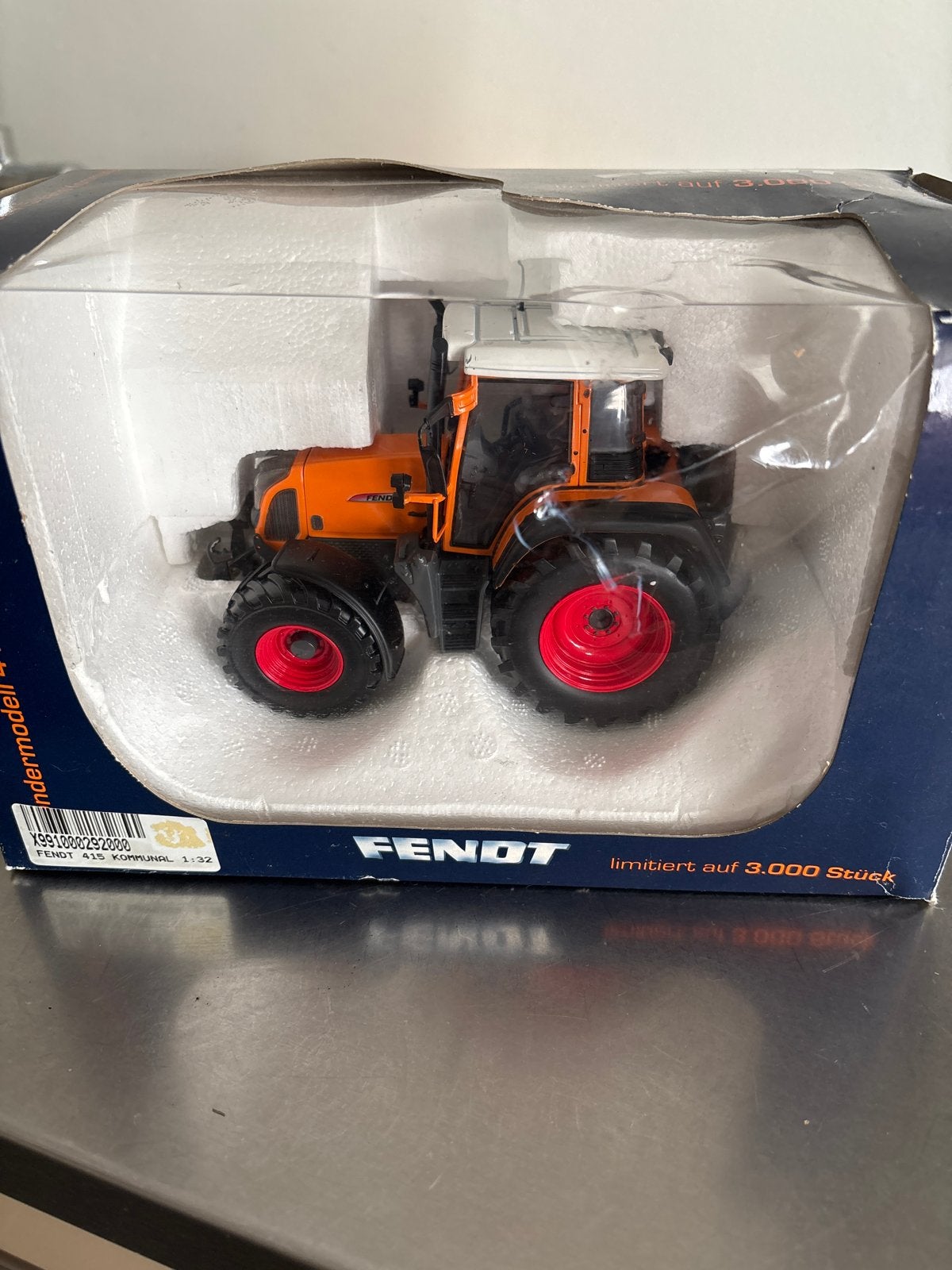 Fendt 415 Vario modeltractor - Nieuw in doos, Overige merken, 1:32 tot 1:50, Overige typen, Nieuw