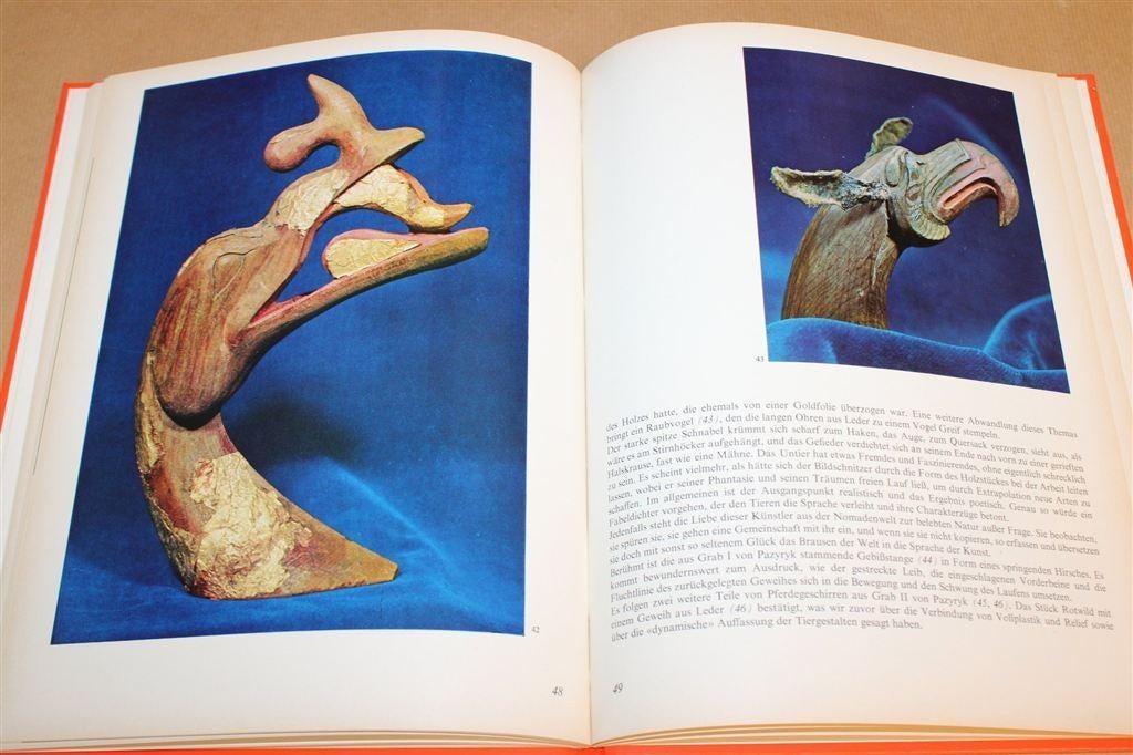 Holzschnitzkunst — Vintage Kunstboek Houtsnijwerk 1974, Ophalen of Verzenden, Gelezen