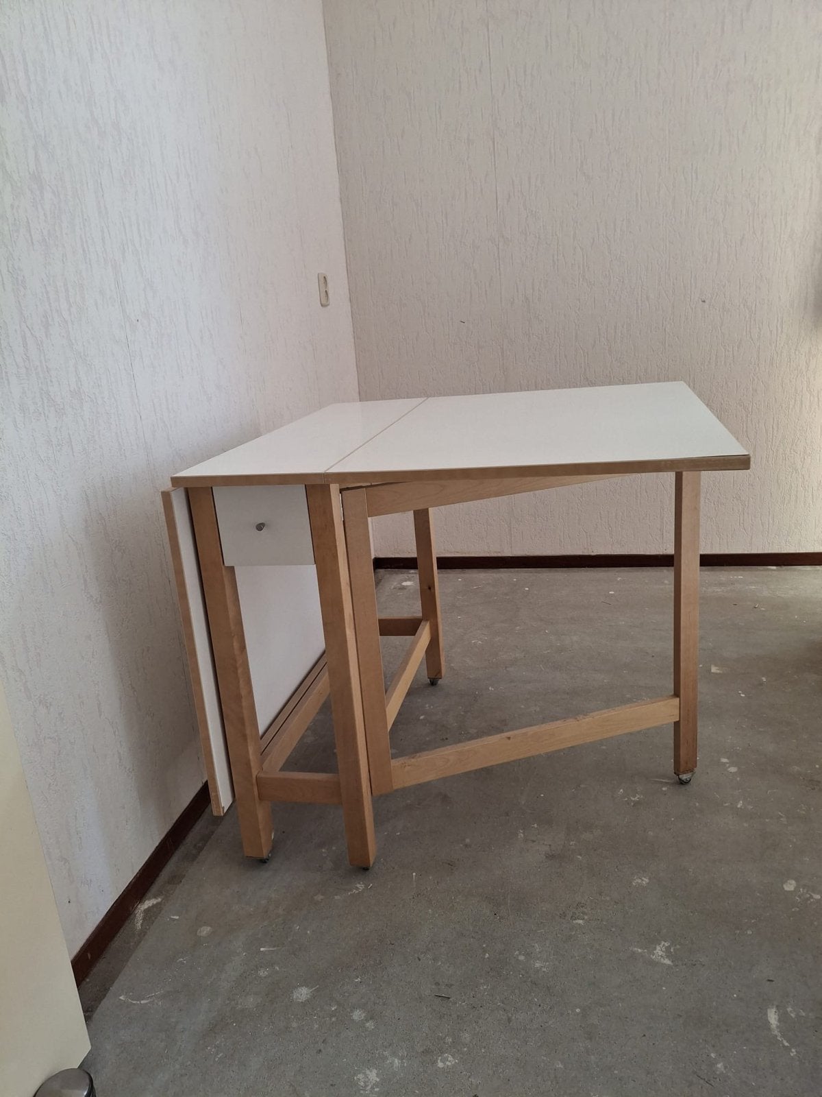 IKEA Klaptafel met lade - Wit/Beuken, Huis en Inrichting, Tafels | Eettafels, Ophalen, Gebruikt, 100 tot 150 cm, 50 tot 100 cm