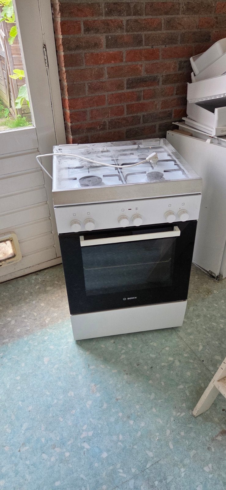 Bosch fornuis / oven, Gas, Vrijstaand, 85 tot 90 cm, 4 kookzones