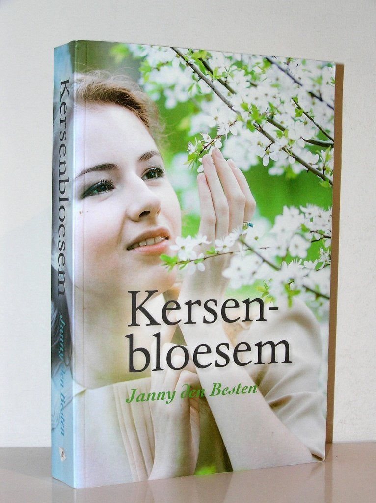 Janny den Besten - Kersenbloesem (christelijke roman), Ophalen of Verzenden, Zo goed als nieuw