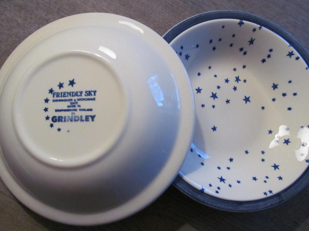 2 Grindley Staffordshire Friendly Sky Diepe Borden, Huis en Inrichting, Keuken | Servies, Keramiek, Ophalen of Verzenden, Zo goed als nieuw