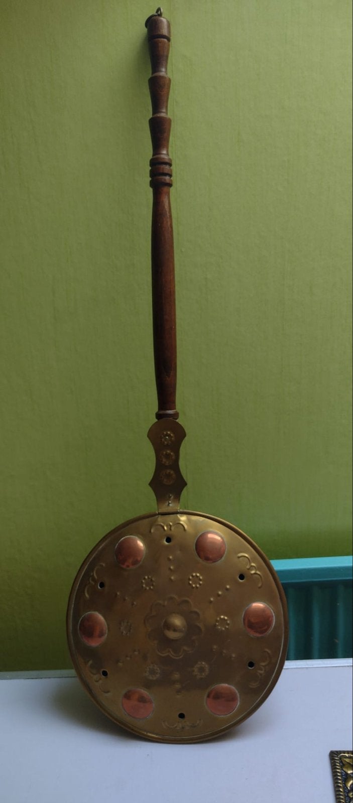 Antieke decoratieve Koperen Beddenwarmer met Houten Handvat, Antiek en Kunst, Antiek | Koper en Brons, Ophalen, Koper