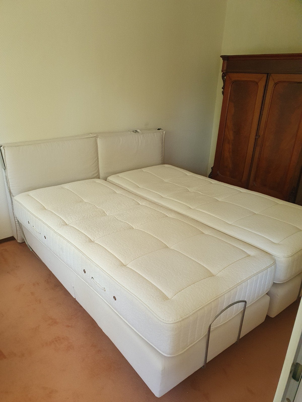 Eastborn verstelbaar tweepersoonsbed met matrassen, Ophalen, Wit, Tweepersoons, 180 cm