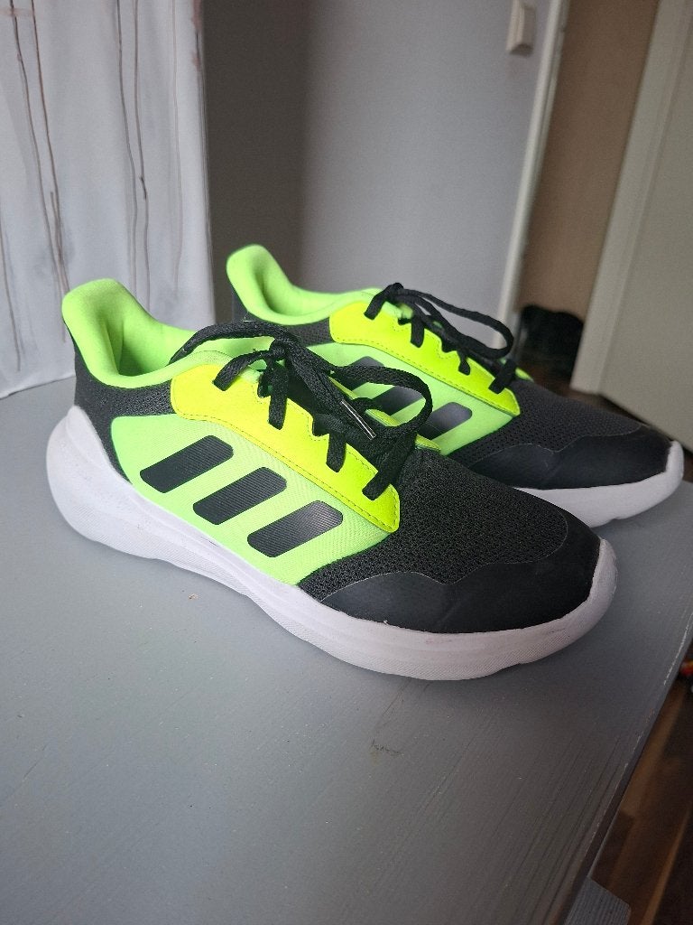 Adidas gymschoenen maat 37-1/3, Ophalen, Maat XS of kleiner, Schoenen, Zo goed als nieuw