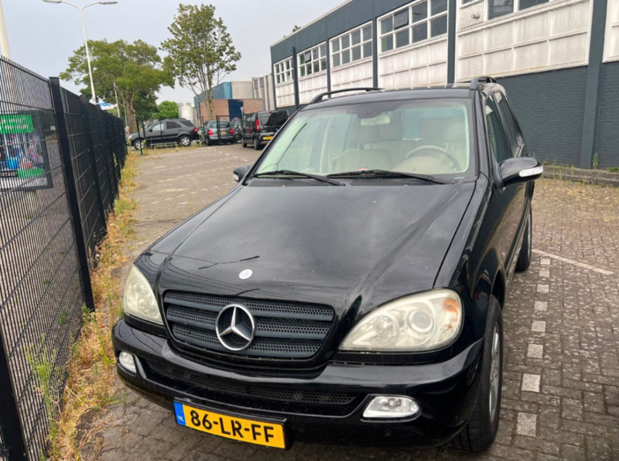 Mercedes-Benz M-Klasse 3.7 Ml350 4MATIC AUT 2003 Zwart, Auto's, Mercedes-Benz, Automaat, 138 €/maand, 7 stoelen, Zwart