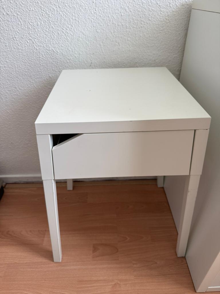Ikea nachtkast, Ophalen of Verzenden, Zo goed als nieuw, Minder dan 45 cm, 55 tot 70 cm