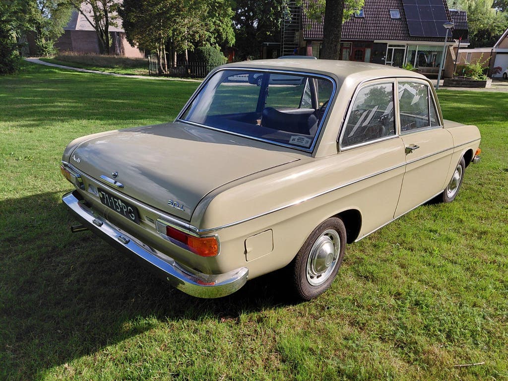 Audi 60 L in zeer nette staat, foto 7