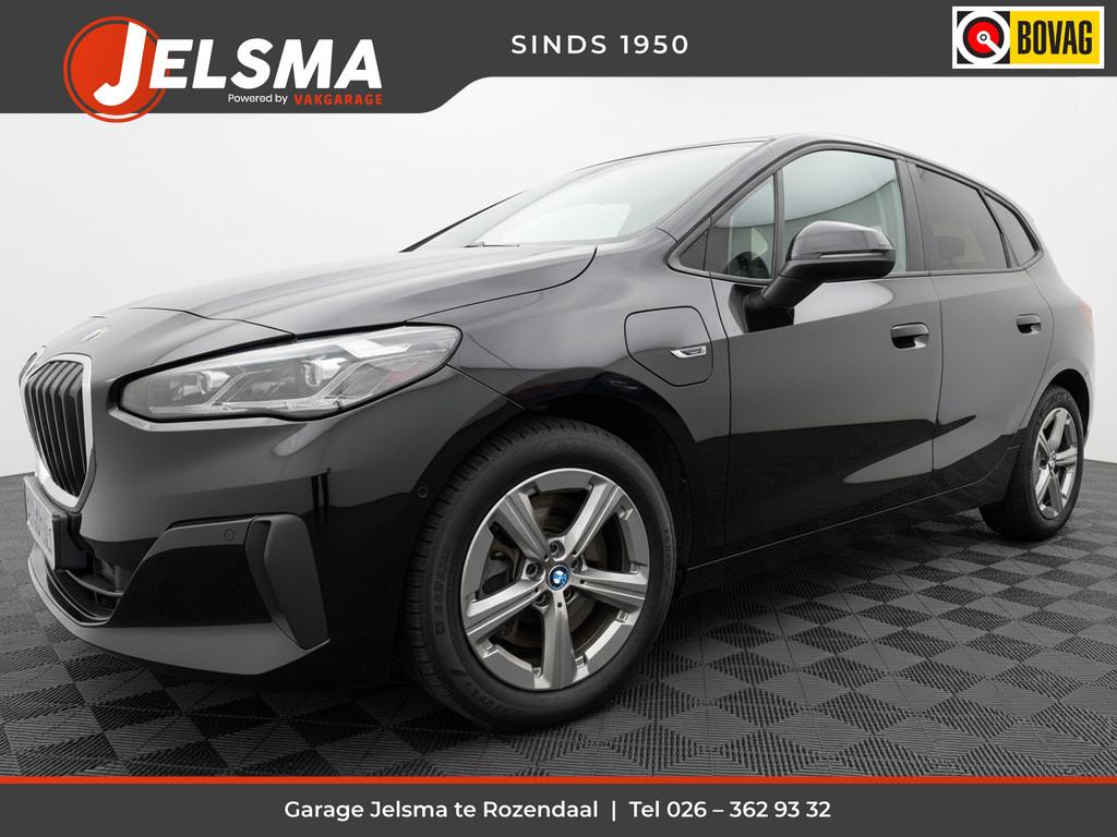 BMW 2 Serie Active Tourer 230e xDrive aut., Soh 95% | Camera, Auto's, BMW, Stof, Gebruikt, Euro 6, 1820 kg