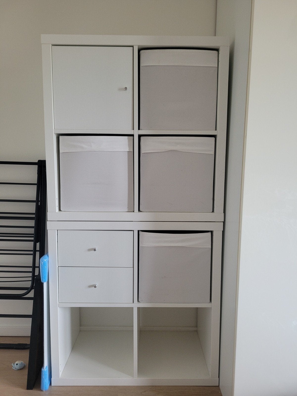 IKEA Kallax 2x4 vakkenkast met lades, bakken en deur, Ophalen, Overige materialen, Gebruikt, Met lade(s)