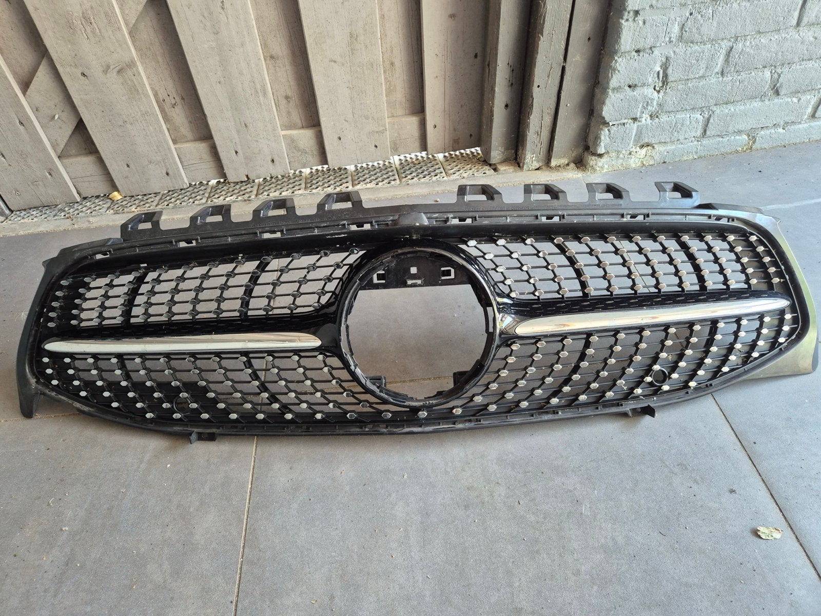 Orginele Grille Mercedes-Benz Cla-Klasse W118 Diamond Grill, Ophalen, Gebruikt, Voor, Mercedes-Benz