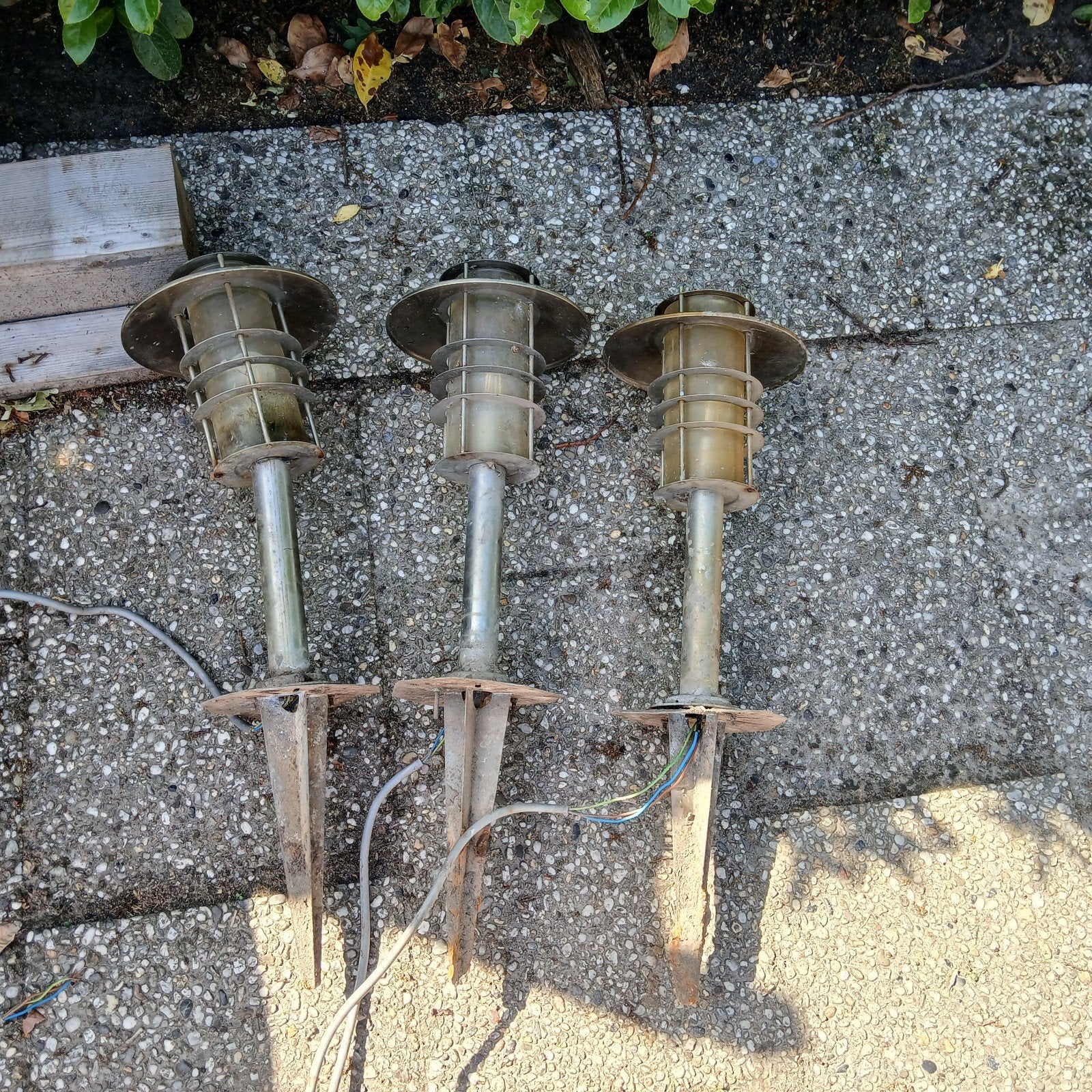 Gratis 3 buitenlampen, Tuin en Terras, Buitenverlichting, Ophalen, Gebruikt, Netvoeding, Staande lamp