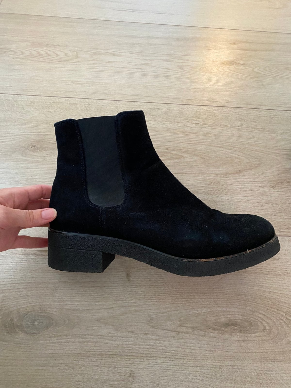 Zwarte suede enkellaarsjes Unisa, Zwart, Lage of Enkellaarzen, Ophalen of Verzenden, Zo goed als nieuw
