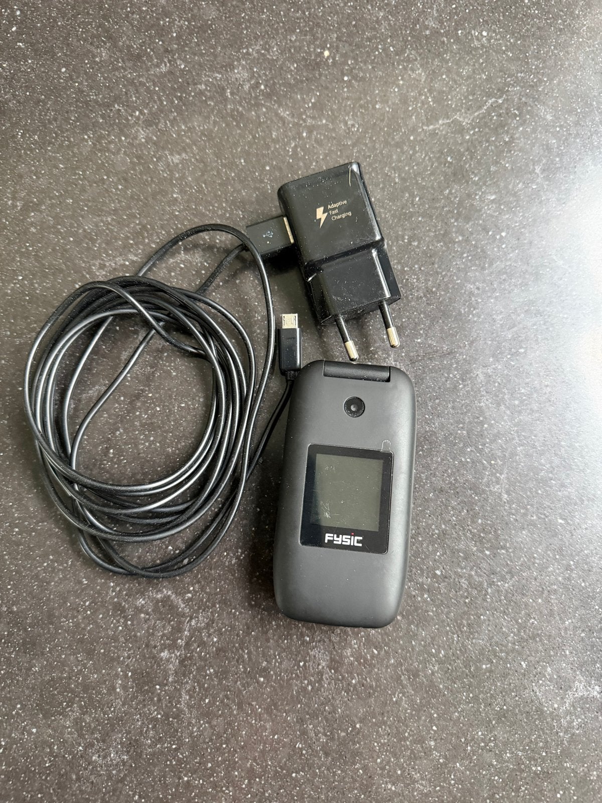 Fysic F20 Senioren Klaptelefoon met Oplader, Telecommunicatie, Gebruikt, Inklapmodel, Ophalen of Verzenden, Minder dan 3 megapixel