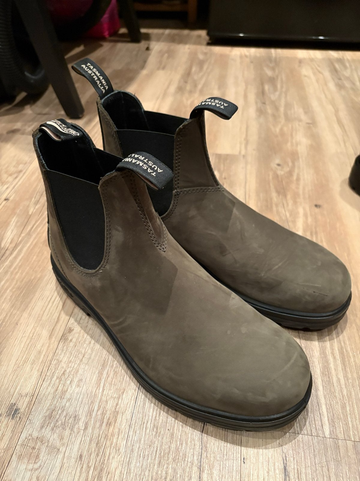 Blundstone suède olijf groen maat 44, Kleding | Heren, Schoenen, Ophalen of Verzenden, Gedragen, Overige kleuren, Boots