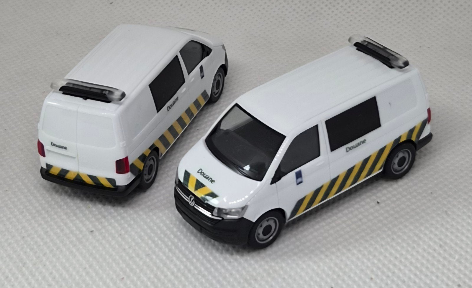 VW T6.1 Douane Eigenbouw, Hobby en Vrije tijd, Ophalen of Verzenden, Zo goed als nieuw, Auto, Herpa