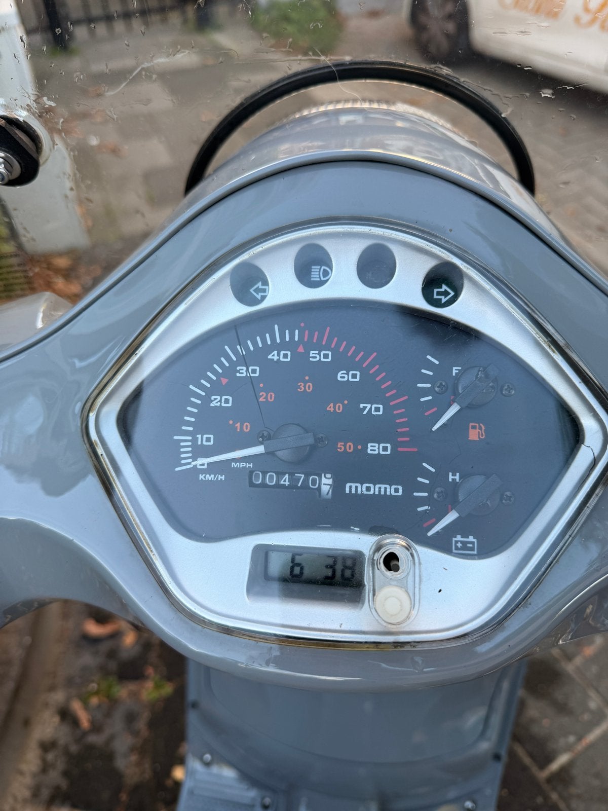Momo Scooter - Zo goed als nieuw, lage kilometerstand, Ophalen of Verzenden, Zo goed als nieuw, Benzine, Overige merken