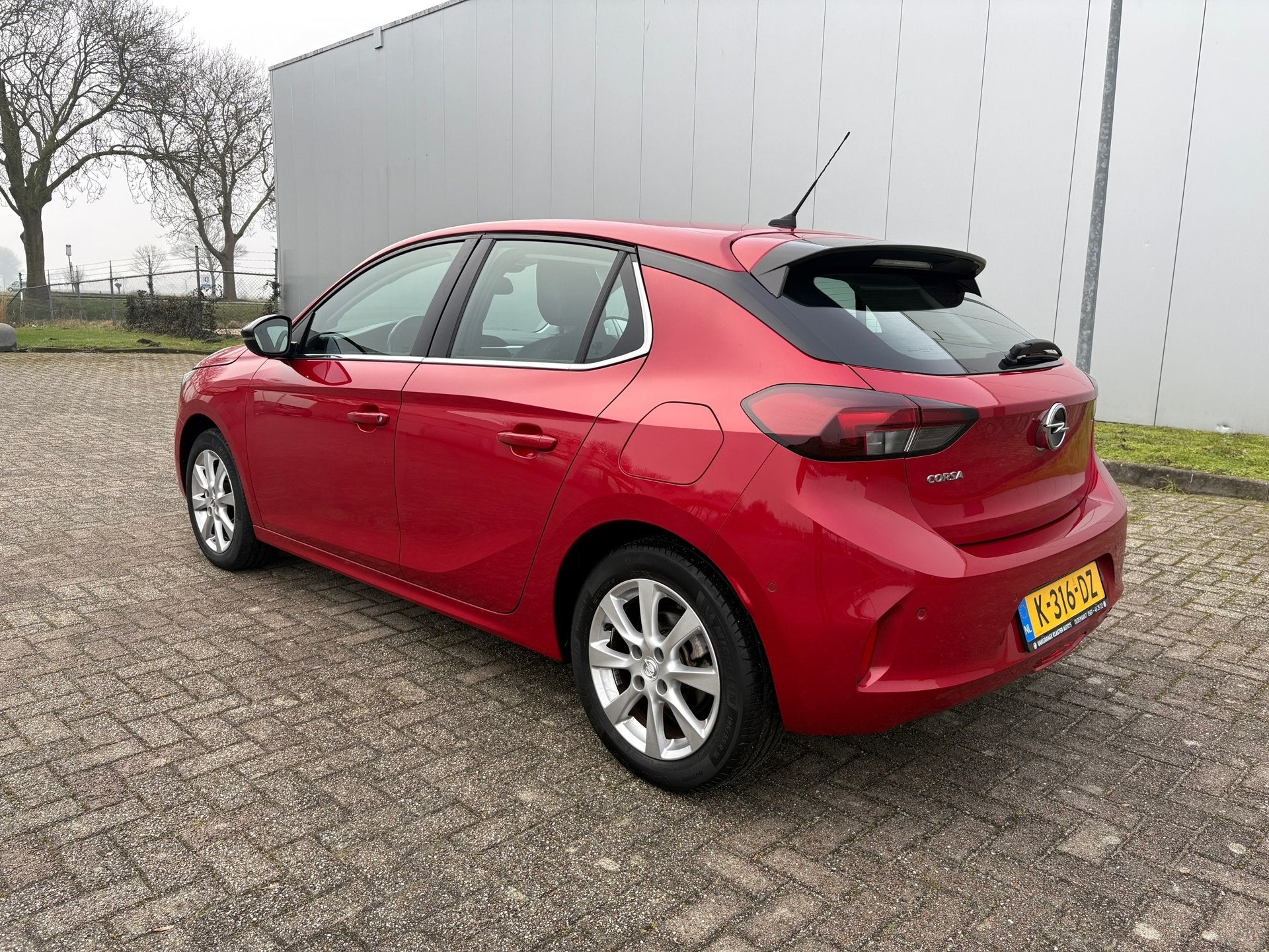 Opel Corsa 1.2 Elegance, Parkeersensoren , Trekhaak afneemba, Auto's, Opel, Voorwielaandrijving, 101 pk, Gebruikt, Euro 6