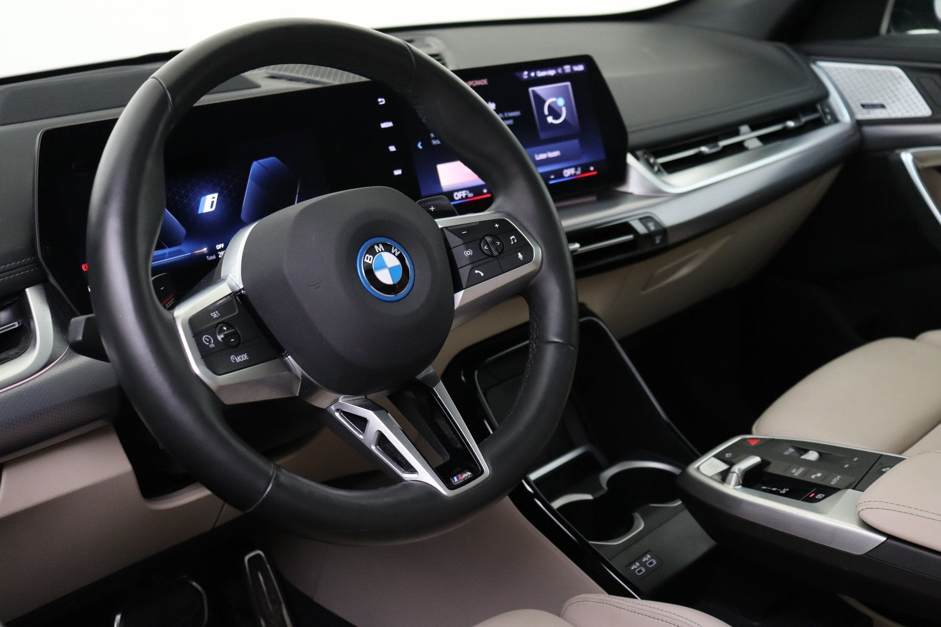 BMW X1 xDrive30e High Executive M Sport Automaat / Panoramad, Auto's, Stoelverwarming, Gebruikt, Met garantie (alle), Leder