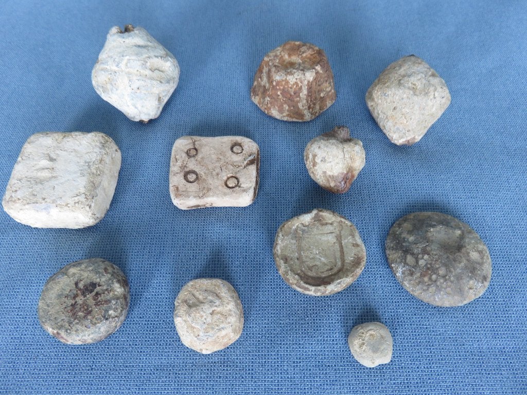 Bodemvondsten - gewichten in lood – Romeins tot 17e eeuw, Antiek en Kunst, Ophalen of Verzenden