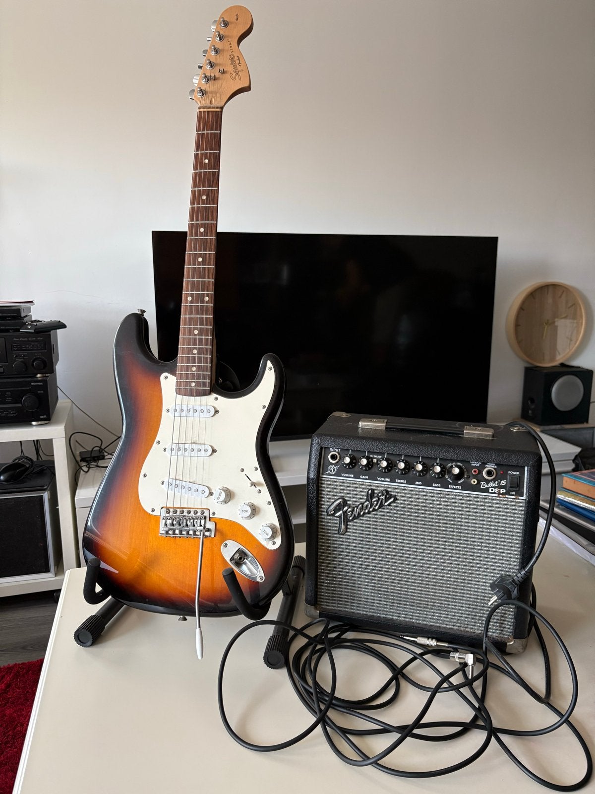 Elektrische gitaar met versterker - Fender Bullet 15 DSP, Muziek en Instrumenten, Snaarinstrumenten | Gitaren | Elektrisch, Ophalen