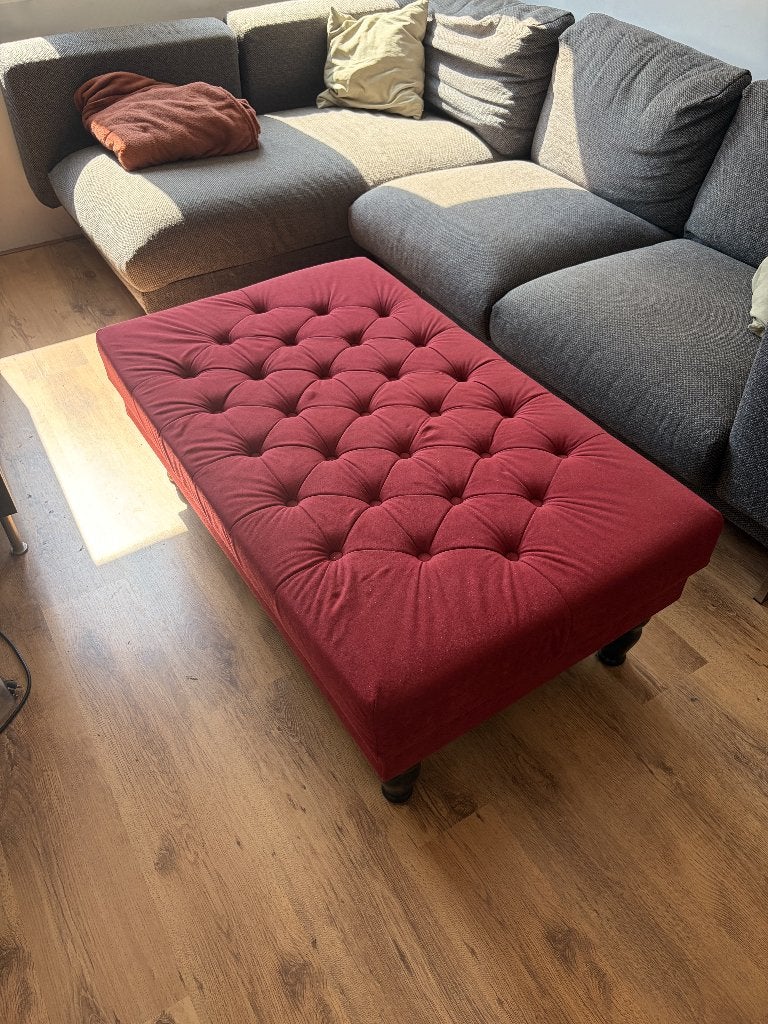 Poef / Hocker design rood fluweel, Ophalen, 100 tot 125 cm, Zo goed als nieuw, Stof