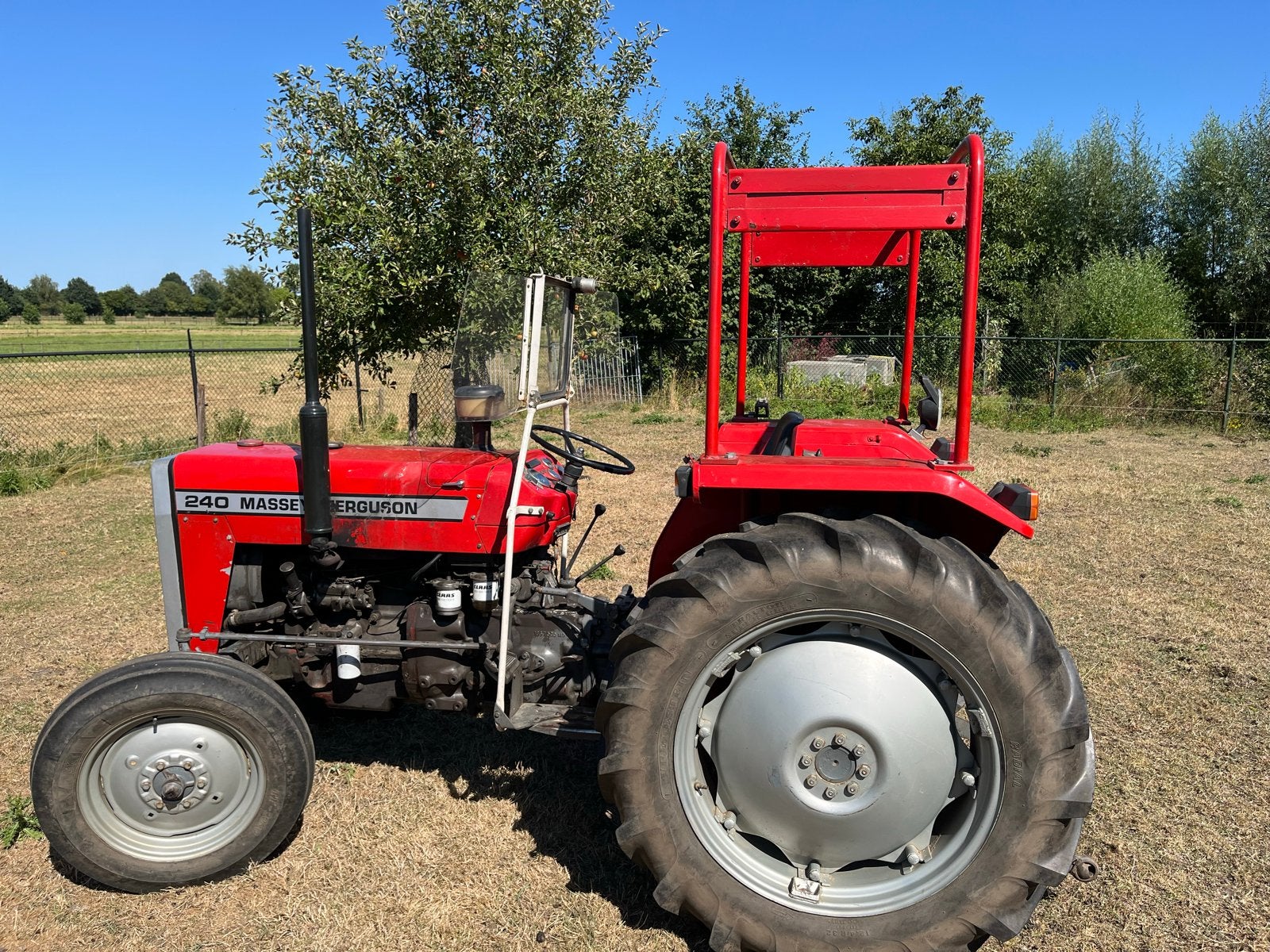 Massey Ferguson 240 Tractor - Goed onderhouden, Zakelijke goederen, Gebruikt, Meer dan 10000, Ophalen of Verzenden, Tot 80 Pk