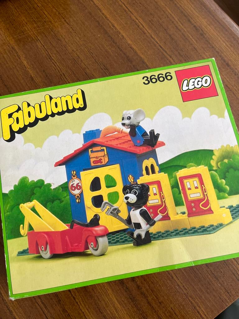 LEGO Fabuland 3666 Tankstation met Sleepwagen, Overige thema's, Lego, Ophalen of Verzenden, Zo goed als nieuw