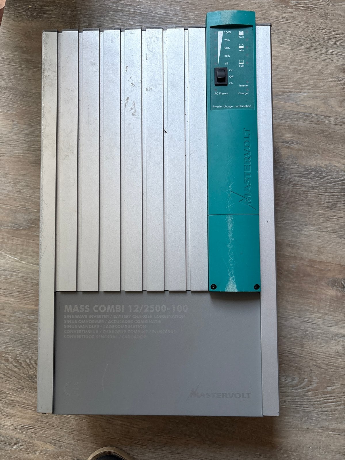 Mastervolt Mass Combi 12/2500-100 - Geeft storing, Ophalen, Gebruikt, Motor en Techniek