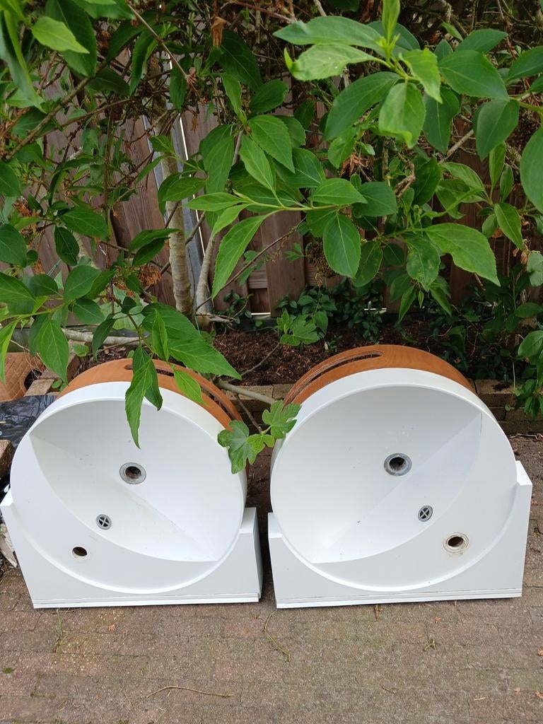2 wastafels gratis af te halen, Ophalen, Gebruikt, Wastafel