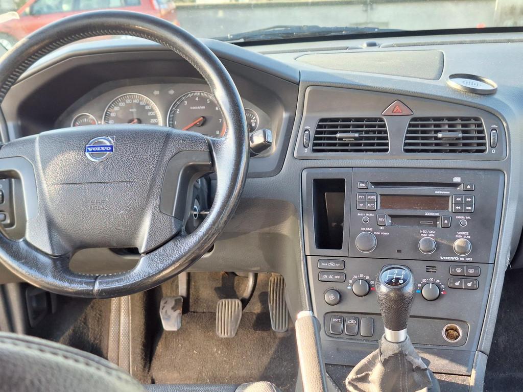 Volvo V70 €2250,- Apk 2027 , Rijd Goed !, Auto's, Zwart, Zwart, Euro 4, 84 €/maand