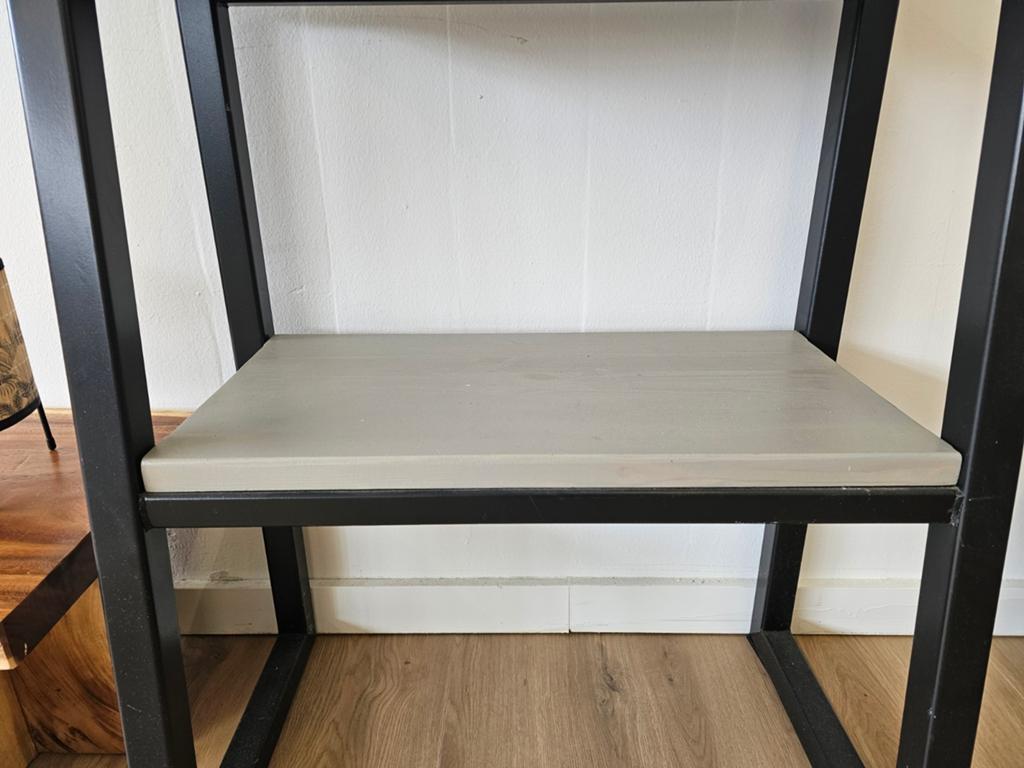 Industriële Grijze ladderkast, Zo goed als nieuw, Info@homefriesland.nl, Kelvinstraat 6 8912BA, Home Friesland