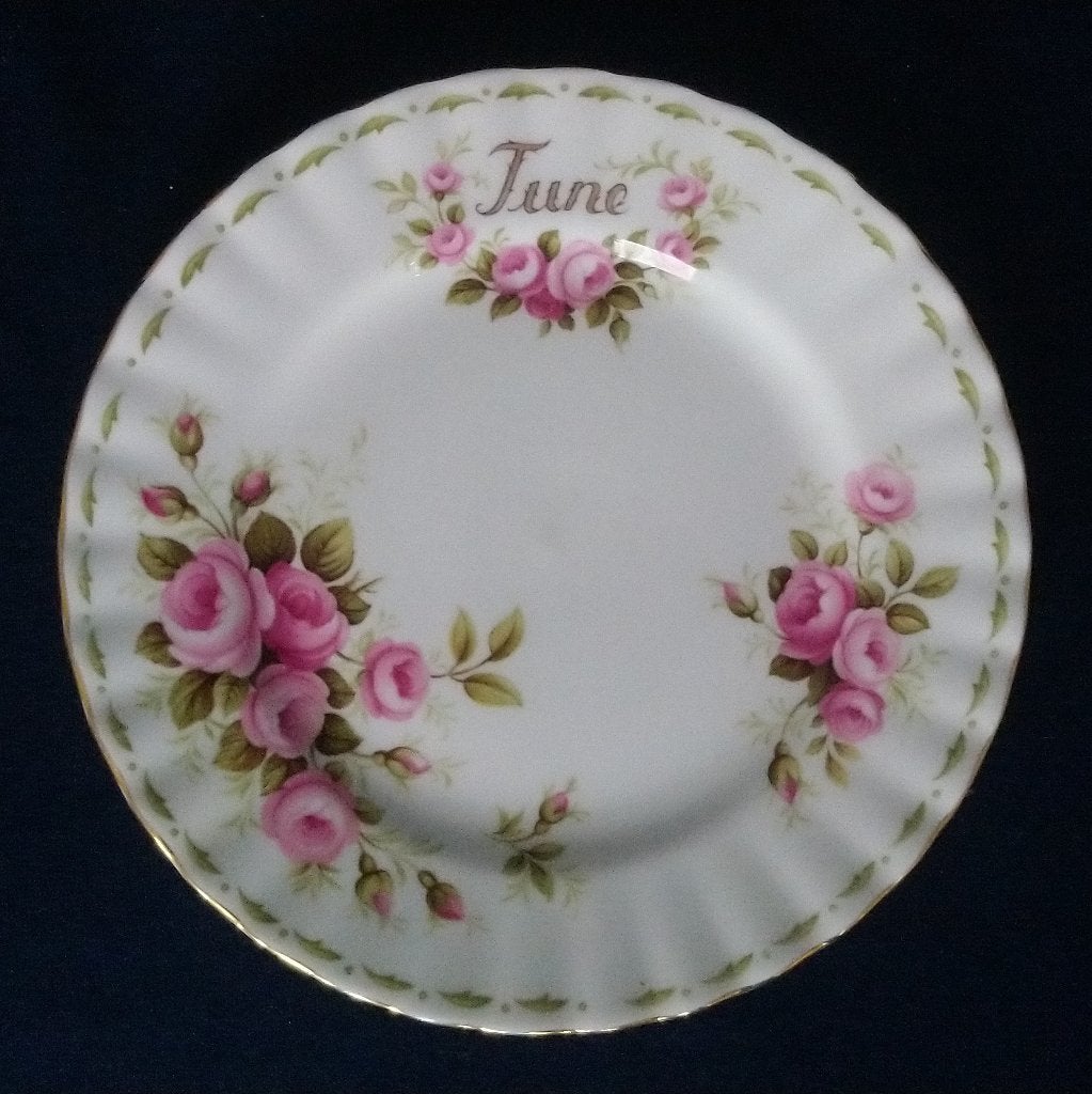 Royal Albert - set van 12 FLOWER OF THE MONTH gebaksbordjes, Ophalen of Verzenden